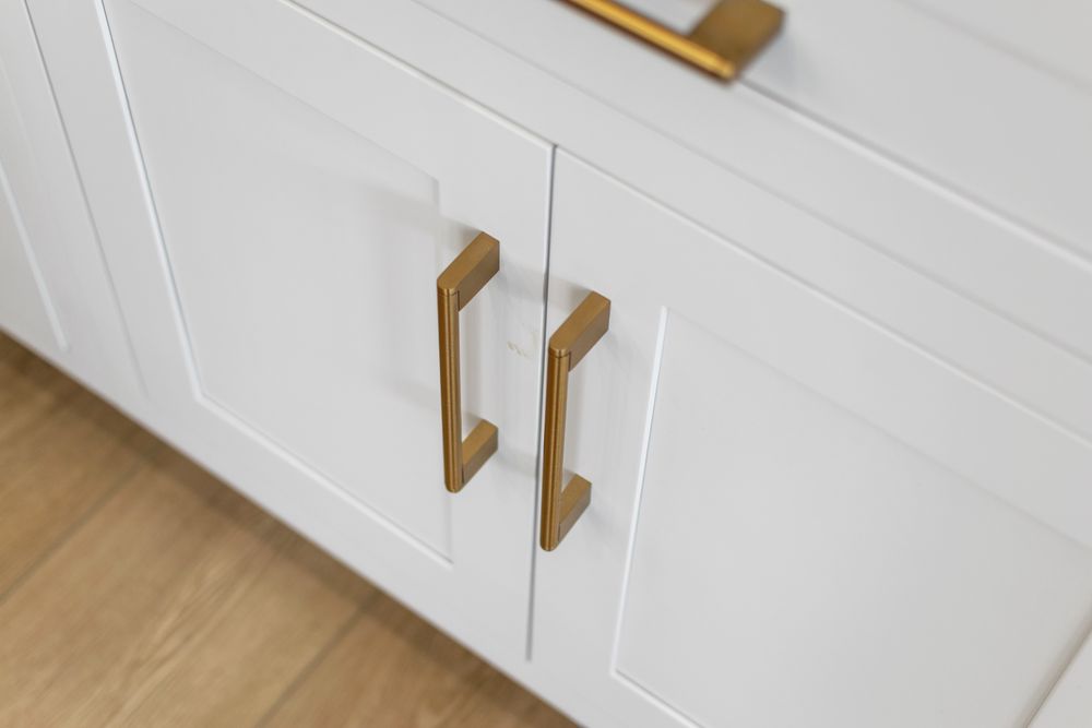05_Cabinet_Hardware_Edited.jpg