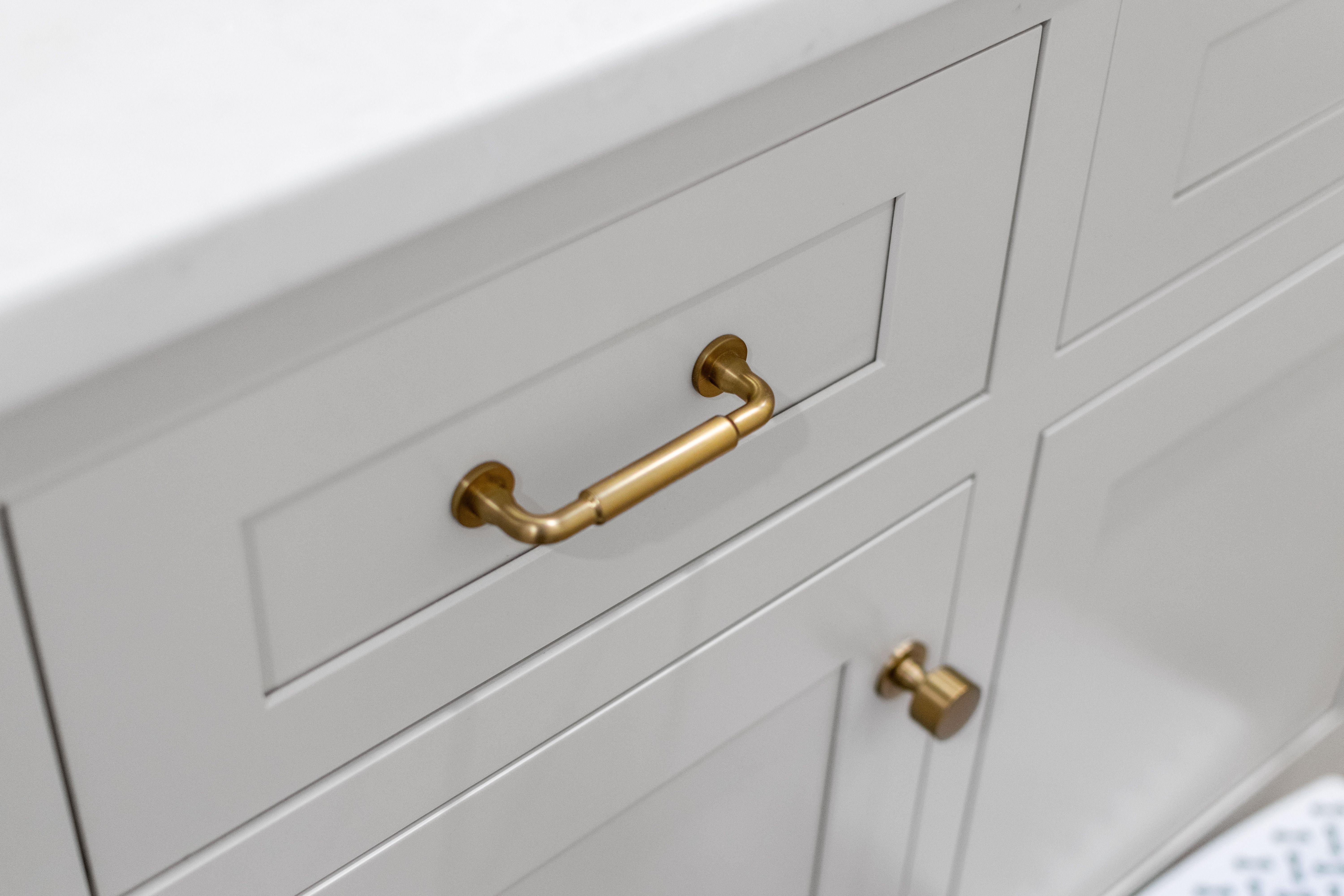 06_Cabinet_Hardware_2_Edited.jpg