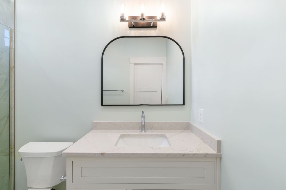 12_front_bath_sink.jpg