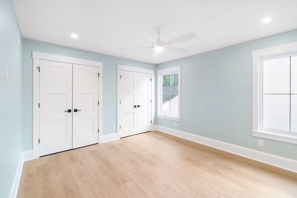 22_upstairs_front_bed.jpg