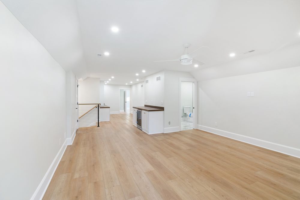 25_upstairs_bonus_front.jpg