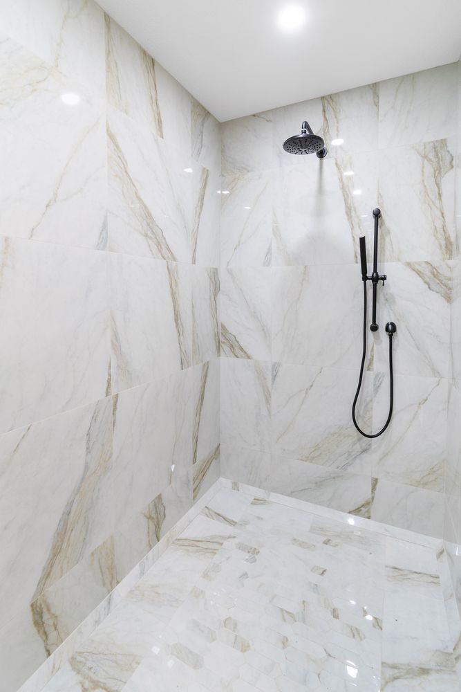 30_basement_suite_bath_shower.jpg