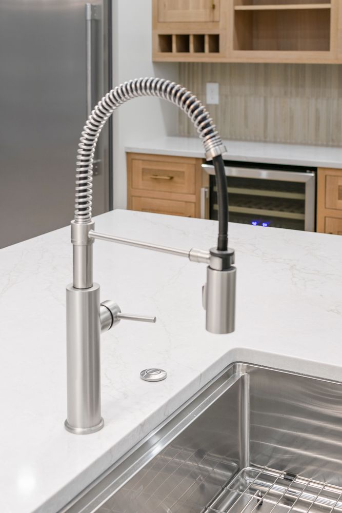 02_kitchen_faucet.jpg