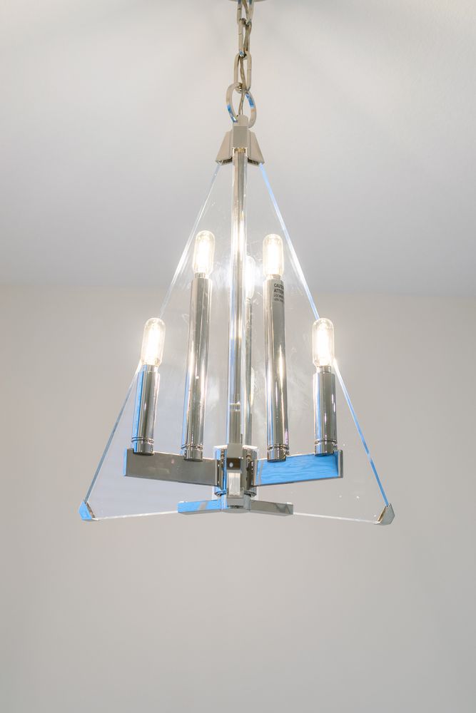 05_main_bath_light.jpg
