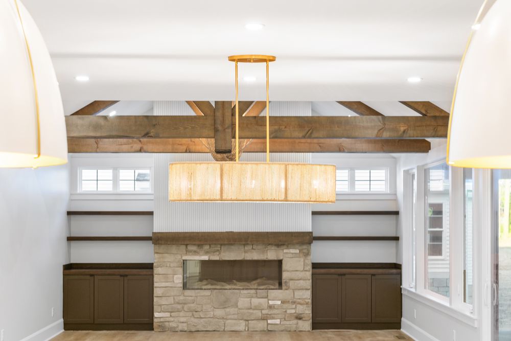 09_dining_light_fireplace.jpg