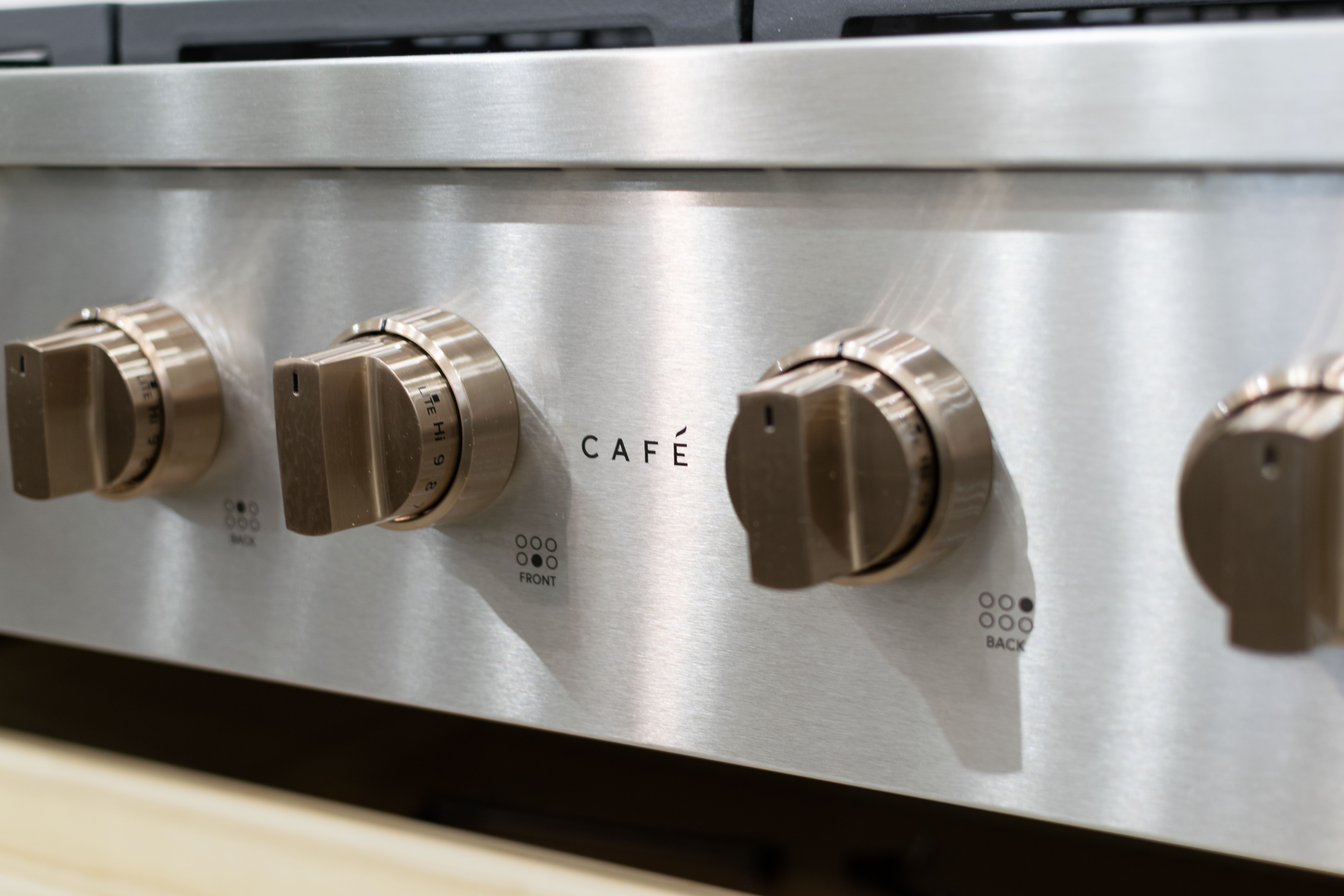 02_Detail_KitchenStove_Edited.jpg
